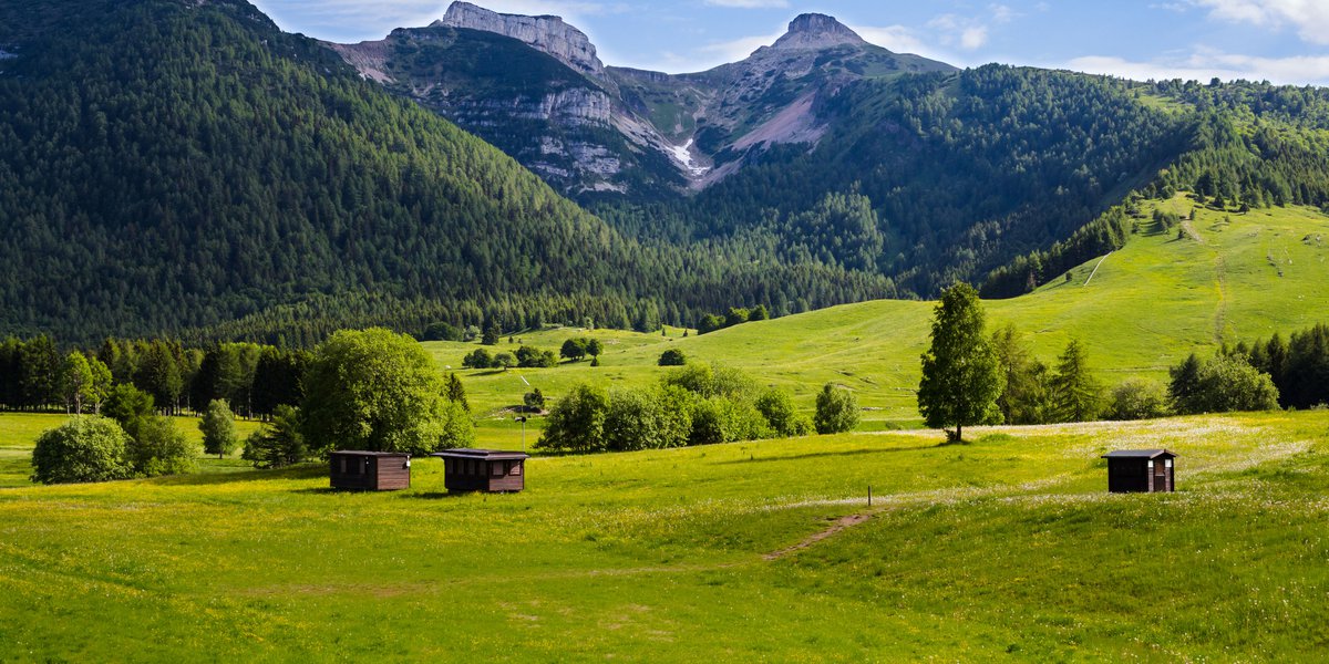 Tre_cime_del_monte_Bondone.jpg